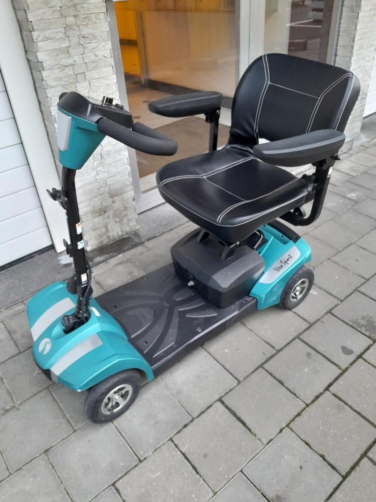 Chaise roulante électrique démontable en 5 partie pmr