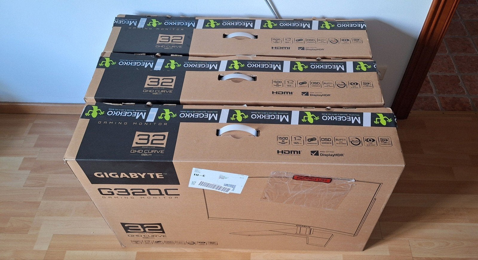 3 x 32" gigabyte gaming monitor, Gaming, Connexion casque, GIGABYTE, Moins de 1 ms