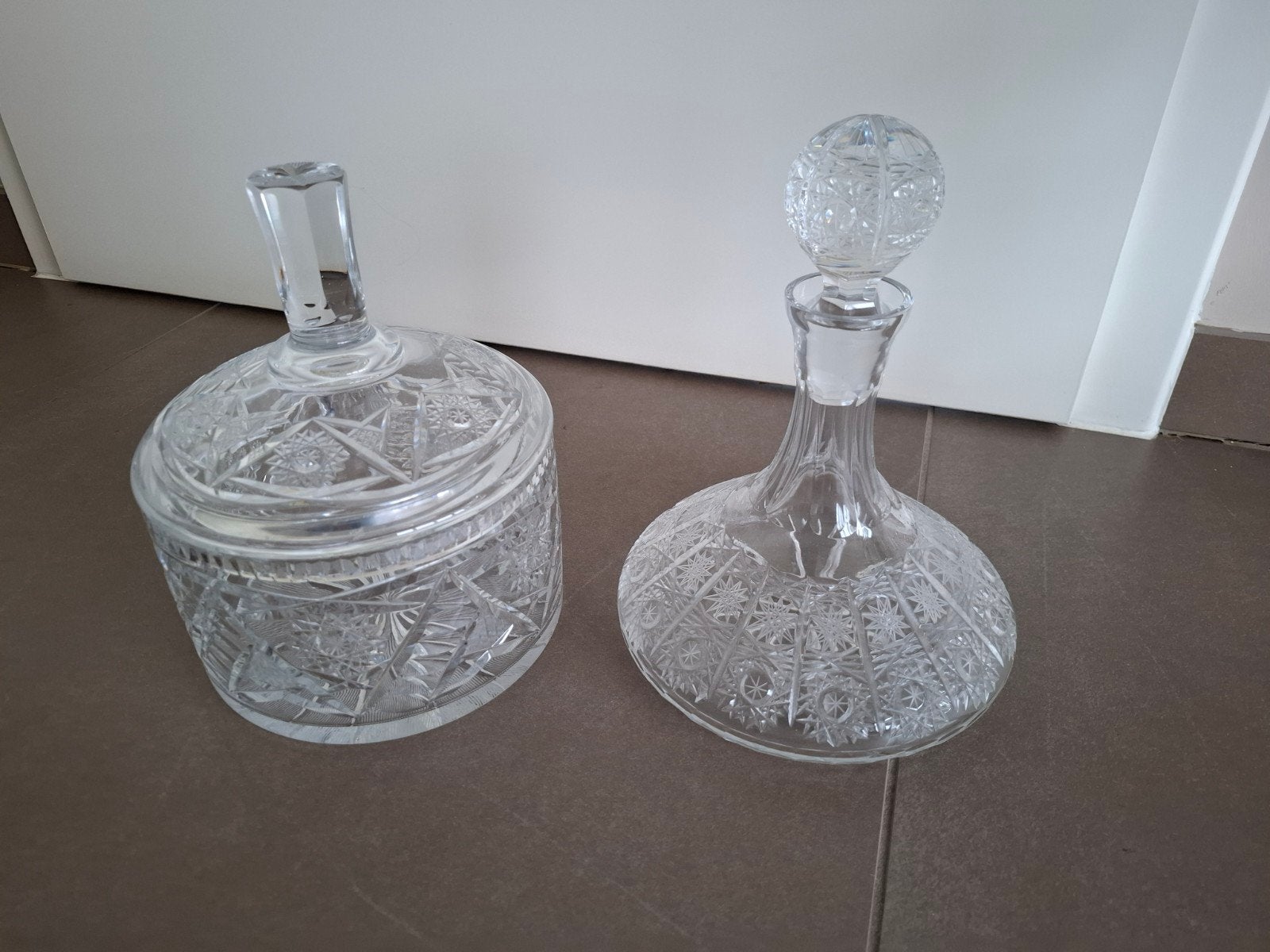 glazen karaf en bonbonniere, Huis en Inrichting, Woonaccessoires | Stolpen, Glas, Ophalen, Met deksel