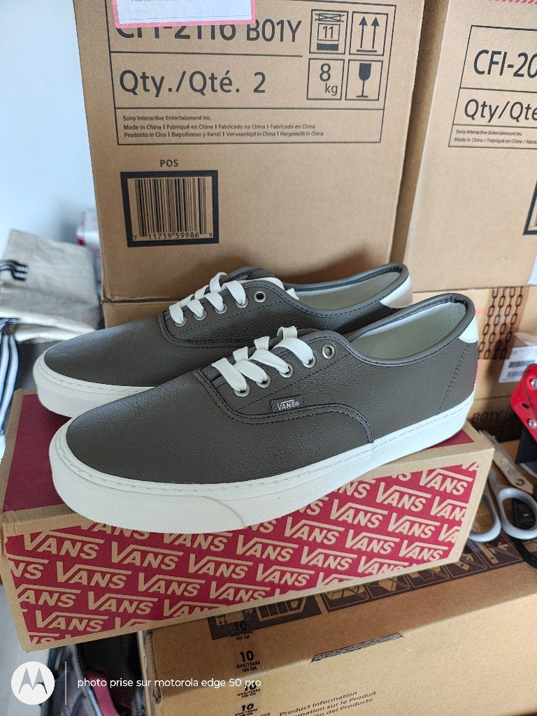 Baskets homme cuir Vans T. 44,5 neufs, Ophalen of Verzenden, Nieuw, Sneakers