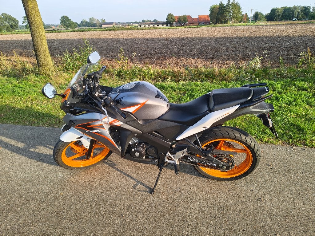 Honda - CBR 125R 2011, Motoren, Gebruikt, 125 cc, 11 kW of minder, Handgeschakeld