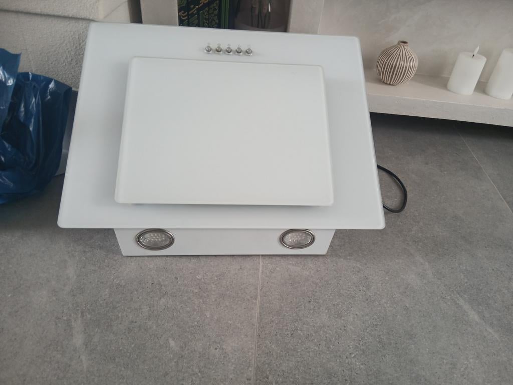 Hotte aspirante en verre à lait, lumière LED de 60 cm de lar, Electroménager, Hottes, Enlèvement