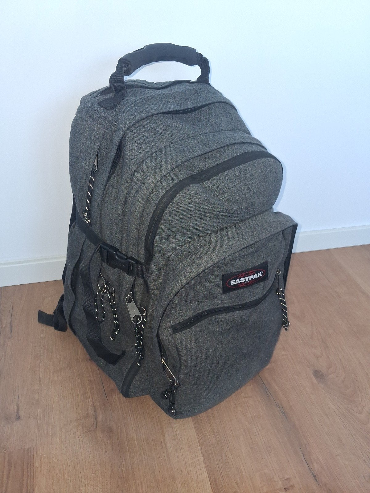 eastpak rugzak 48cm met laptopvak, Bijoux, Sacs & Beauté, Enlèvement ou Envoi, Eastpak