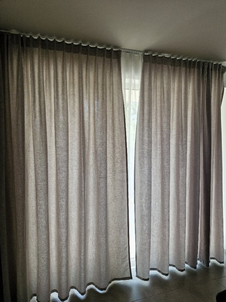 Mooie nieuwe luxe gordijnen voor een mooie prijs, Huis en Inrichting, Ophalen, Wit, Gordijn, Verduisterend