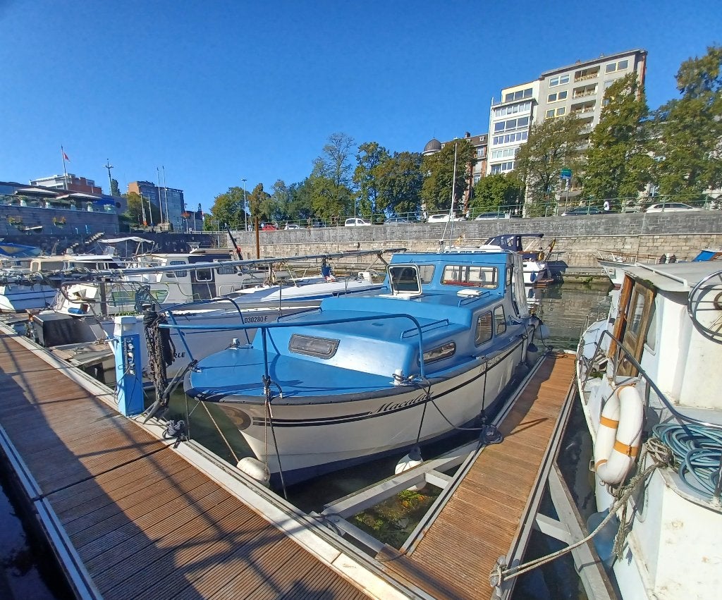 VEDETTE HABITABLE (à finir de rénover), Sports nautiques & Bateaux, Bateaux à moteur & Yachts à moteur, 70 cm, Diesel, Bateau à cabine