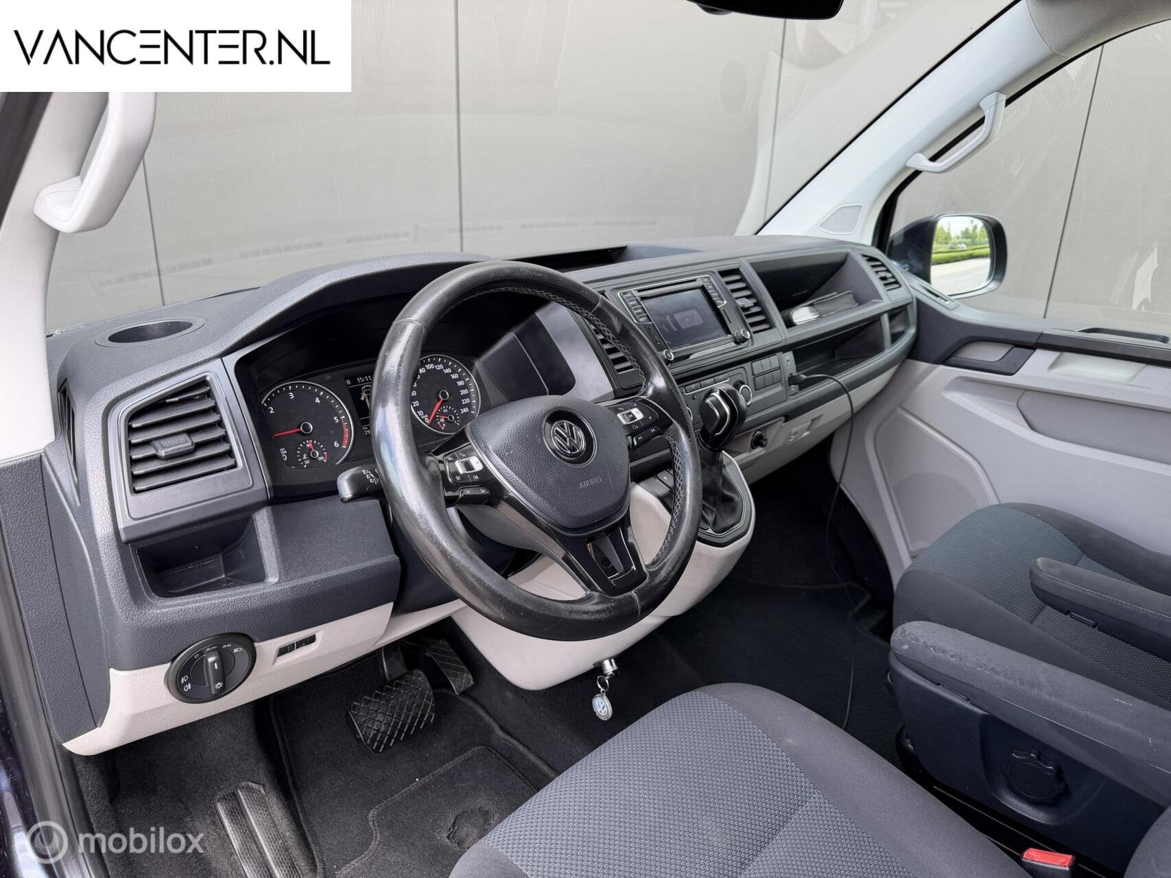 Volkswagen Transporter 2.0 TDI 204PK DSG L1 Automaat Carplay, Auto's, Stof, Gebruikt, Lichtsensor, 2500 kg