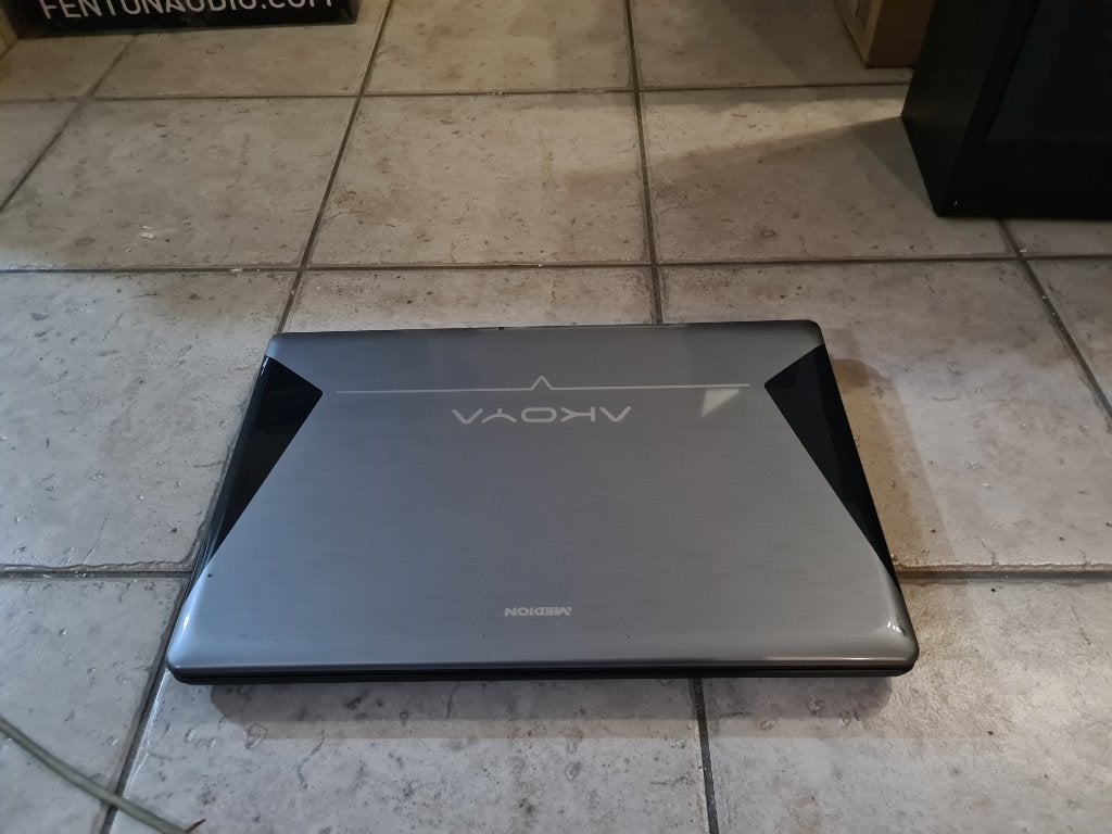 Retro  Medion 18 inch Akoya P8614(Radeon HD 565v) 4 GB, Intel i3 core, 2 tot 3 Ghz, Qwerty, 17 inch of meer