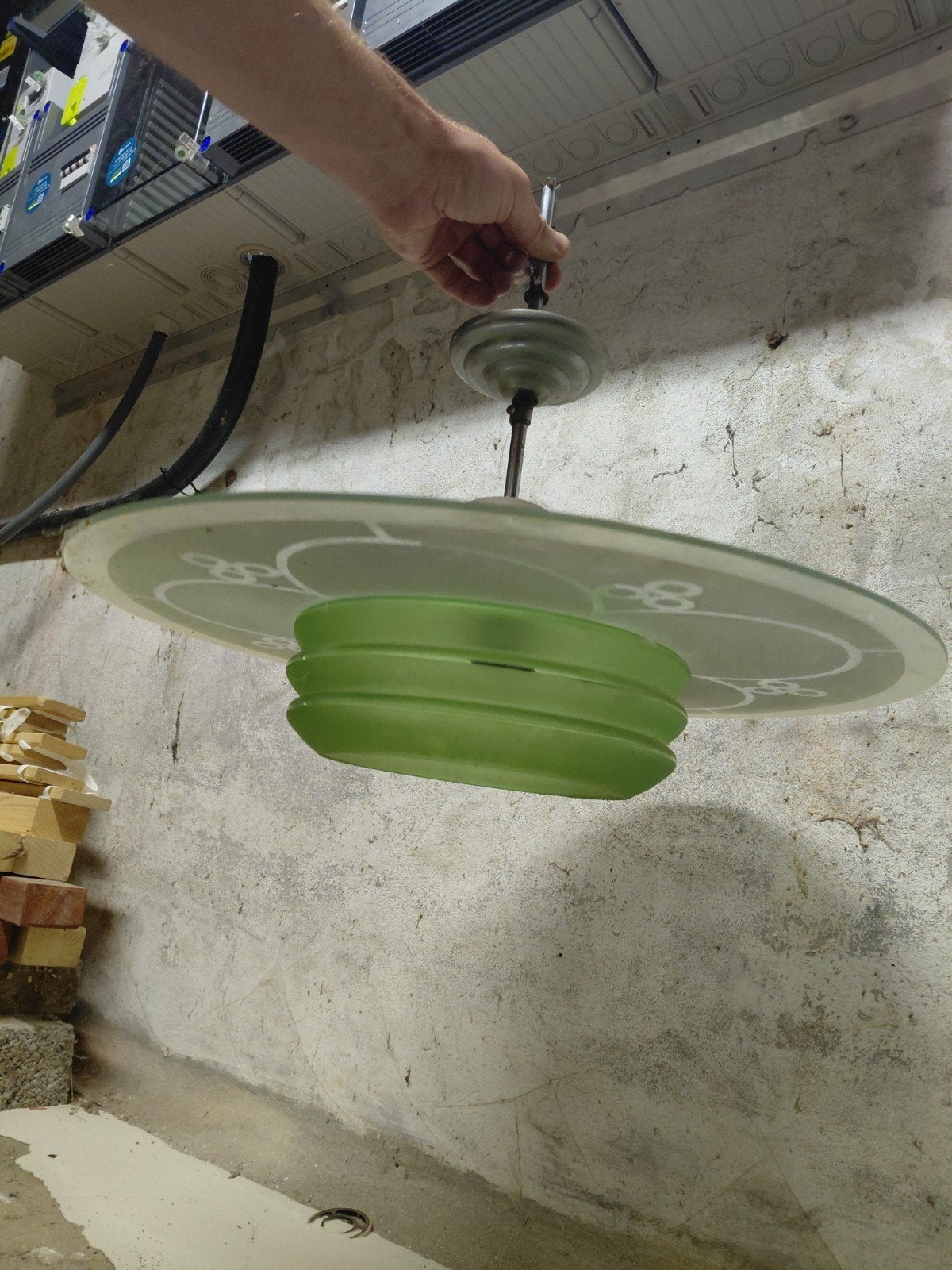 Art deco hanglamp, Ophalen