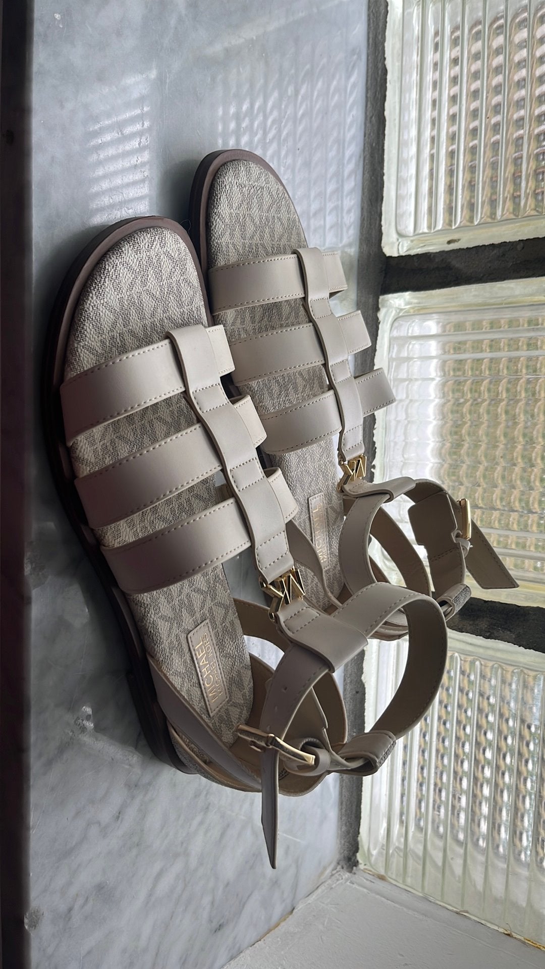 Sandale/Sandalen Michael Kors taille/maat 37, Kleding | Dames, Schoenen, Beige, Zo goed als nieuw, Sandalen of Muiltjes, Ophalen of Verzenden