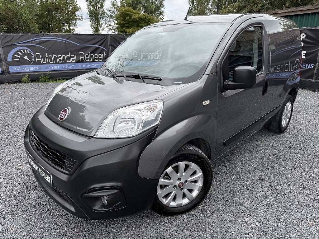 Fiat Fiorino 1.3JTD, 2021, 44.000km, Airco, 2 zit + Keuring, Auto's, Bestelwagens en Lichte vracht, https://public.car-pass.be/vhr/3391a30f-a97b-435f-b2db-83c044d0217e