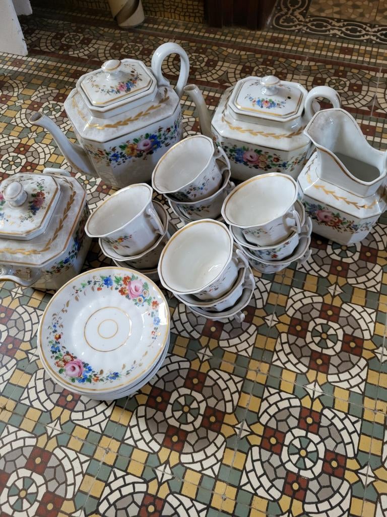 Haviland Theodore Lucerne stijl antiek thee en koffieservies, Enlèvement
