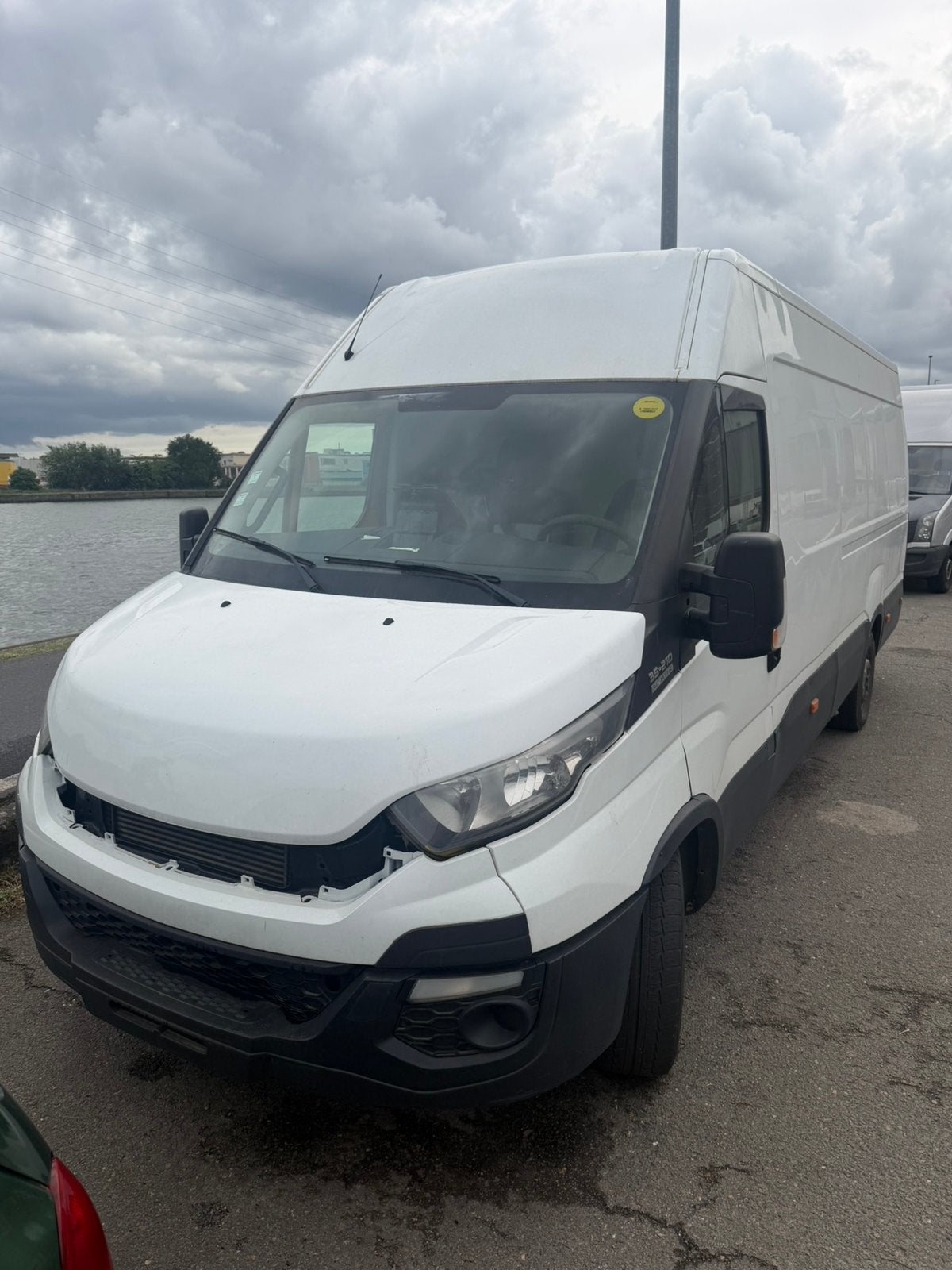 Iveco, Auto's, Bestelwagens en Lichte vracht, Automaat, 4 deurs, Iveco, Wit