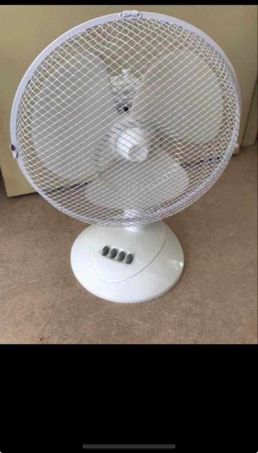 TEKOOP tvstoel tafelkeuken kastsalon zetelvaatwas ventilatie, Ophalen, Zo goed als nieuw