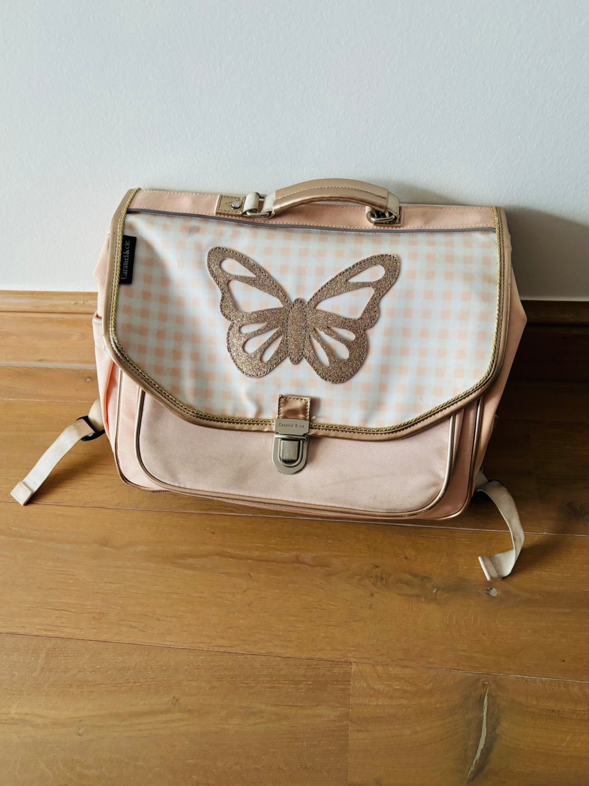 Schooltas meisje lager vlinder Caramel en Cie, Handtassen en Accessoires, Tassen | Schooltassen, Ophalen, Gebruikt, Roze, Aktetas of Boekentas