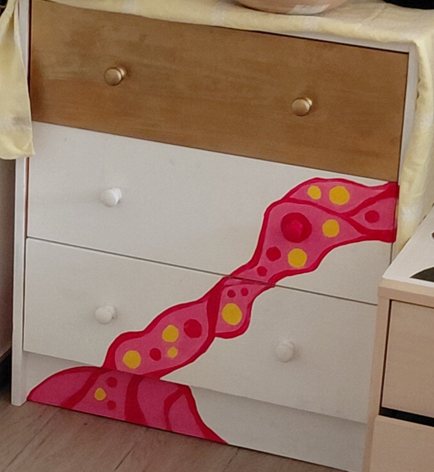 Commode bon état bien conservée, 3 ou 4 tiroirs, Enlèvement, Comme neuf
