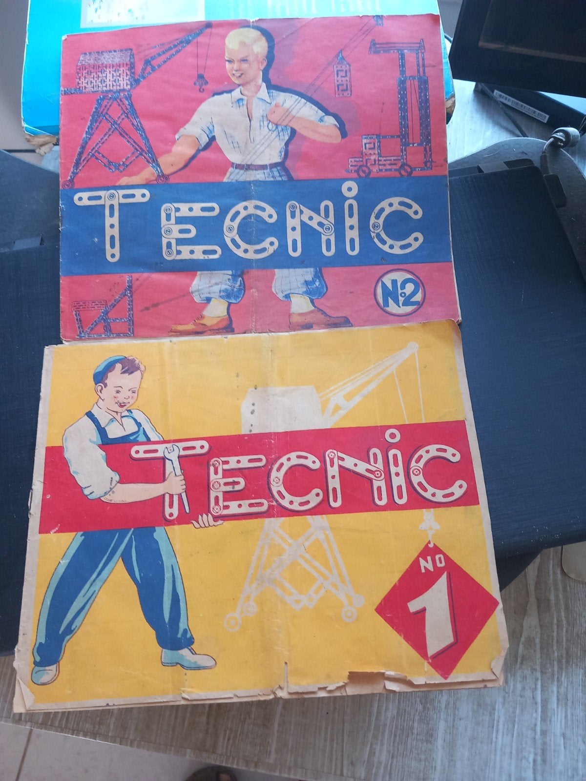 2 TECNIC boekjes, Ophalen of Verzenden