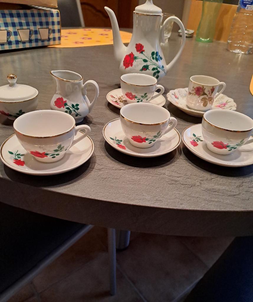 vintage, sacs, assiettes, cafetière, sucrier, pot à lait, Enlèvement ou Envoi, Comme neuf, Autres types