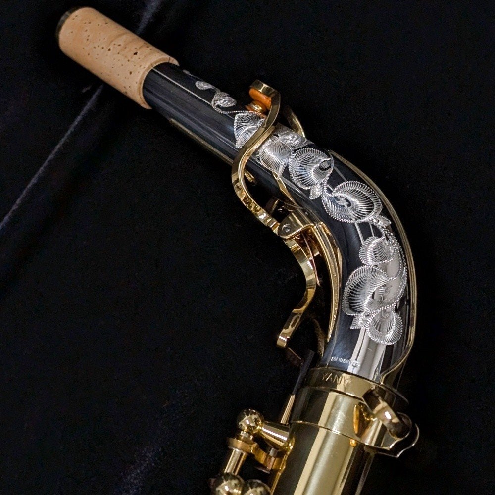 Saxofoon Yanagisawa AW032, Ophalen, Zo goed als nieuw, Alt, Met koffer