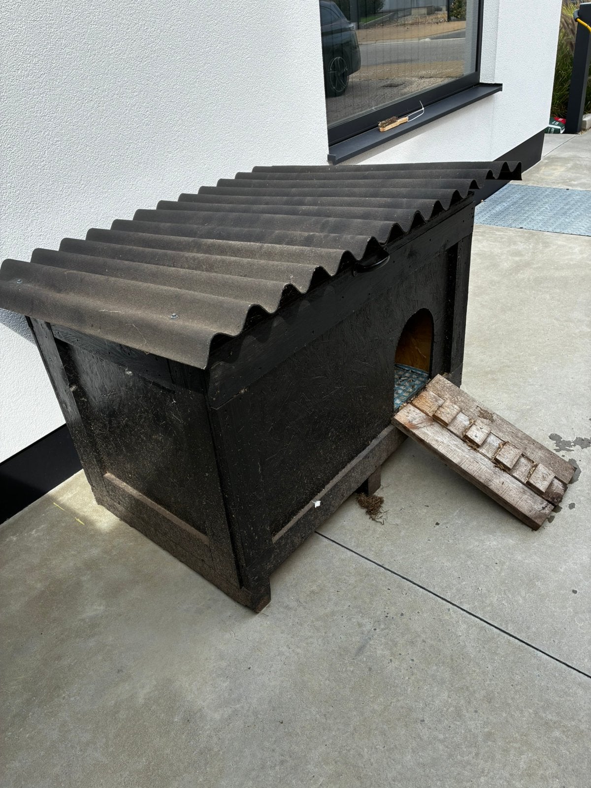 Kippenhok – stevig houten hok met golfplaten dak, Ophalen