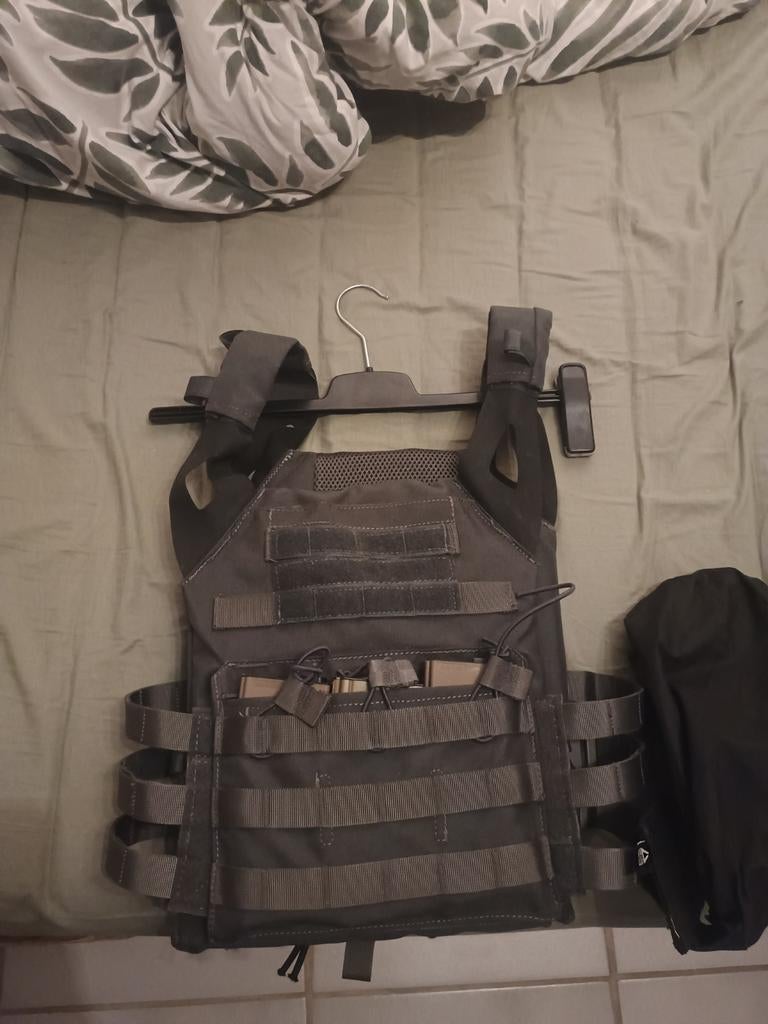 Gilet porte plaque tactique airsoft, Hobby en Vrije tijd
