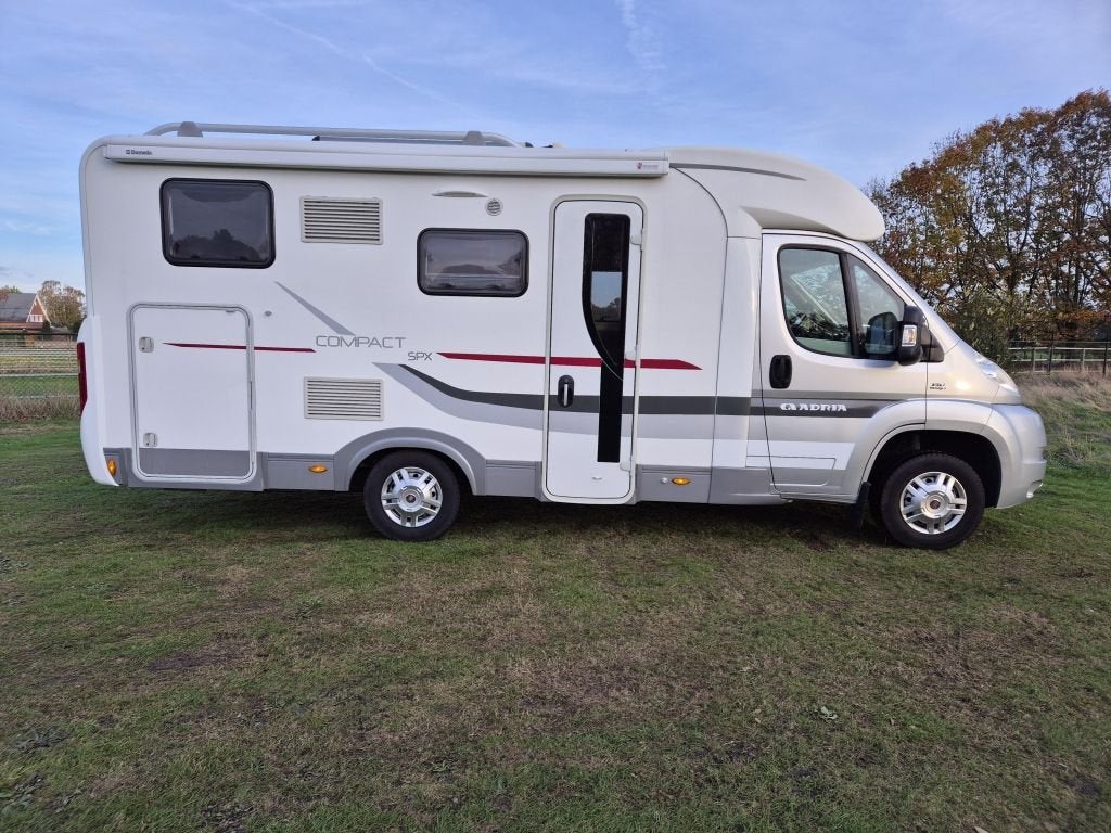 Adria Compact 660 SPX Dwarsbed 1e eig 2016, Caravanes & Camping, Entreprise, Adria, Semi-intégral