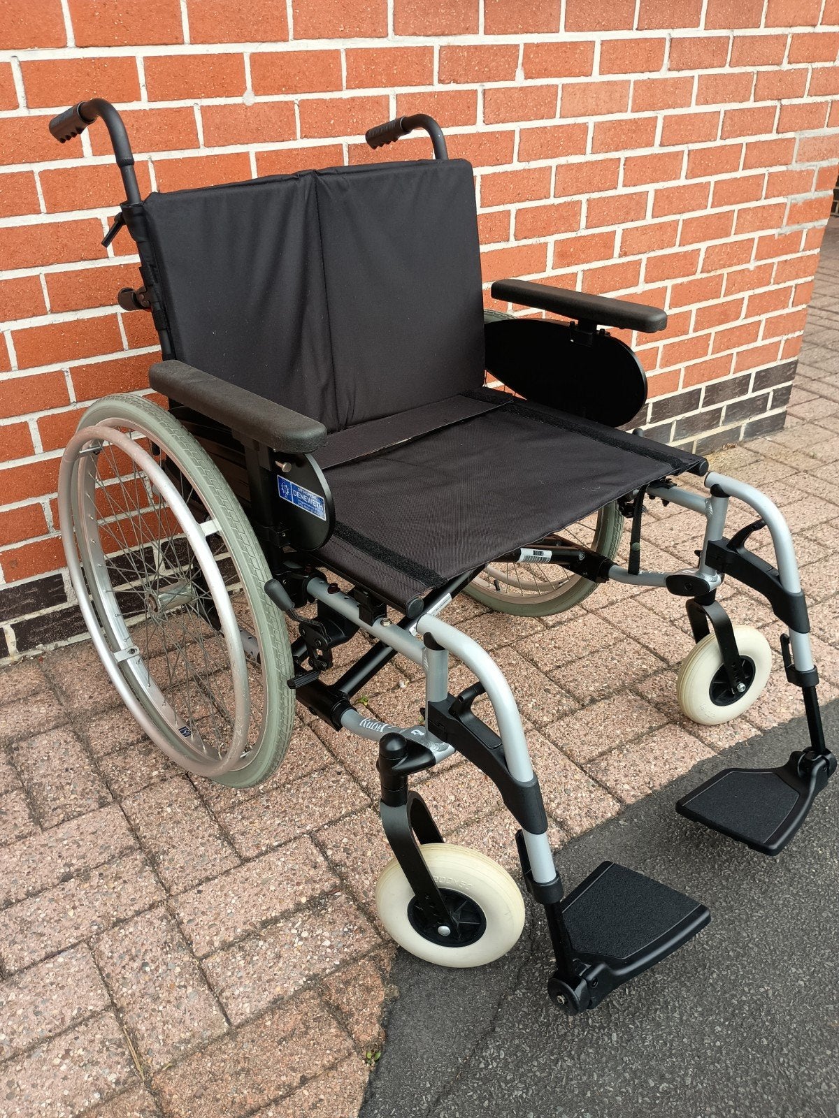 Invacare rolstoel 60 cm, Diversen, Ophalen