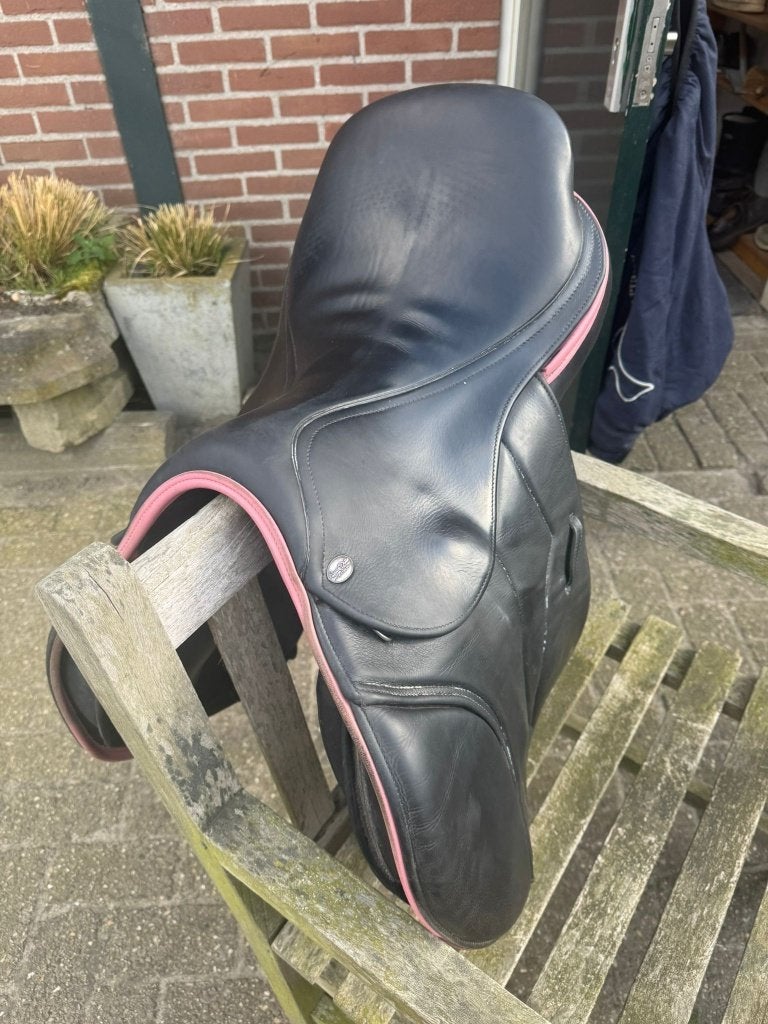 Springzadel zwart Harry Dabbs, Dieren en Toebehoren, Ophalen of Verzenden, Gebruikt, Springen