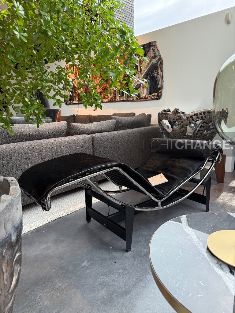 Cassina 4 Hairy Skin of Leder OUTLET -40% -50% LC4 LC2 NIEUW, Ophalen, High-end Furniture, Nieuw, 150 cm of meer