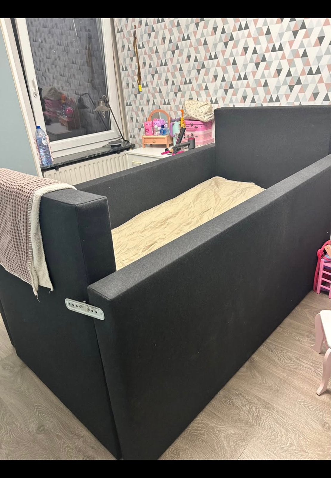 Peuter boxpsring met omranding met matras, Huis en Inrichting, Ophalen, Zo goed als nieuw