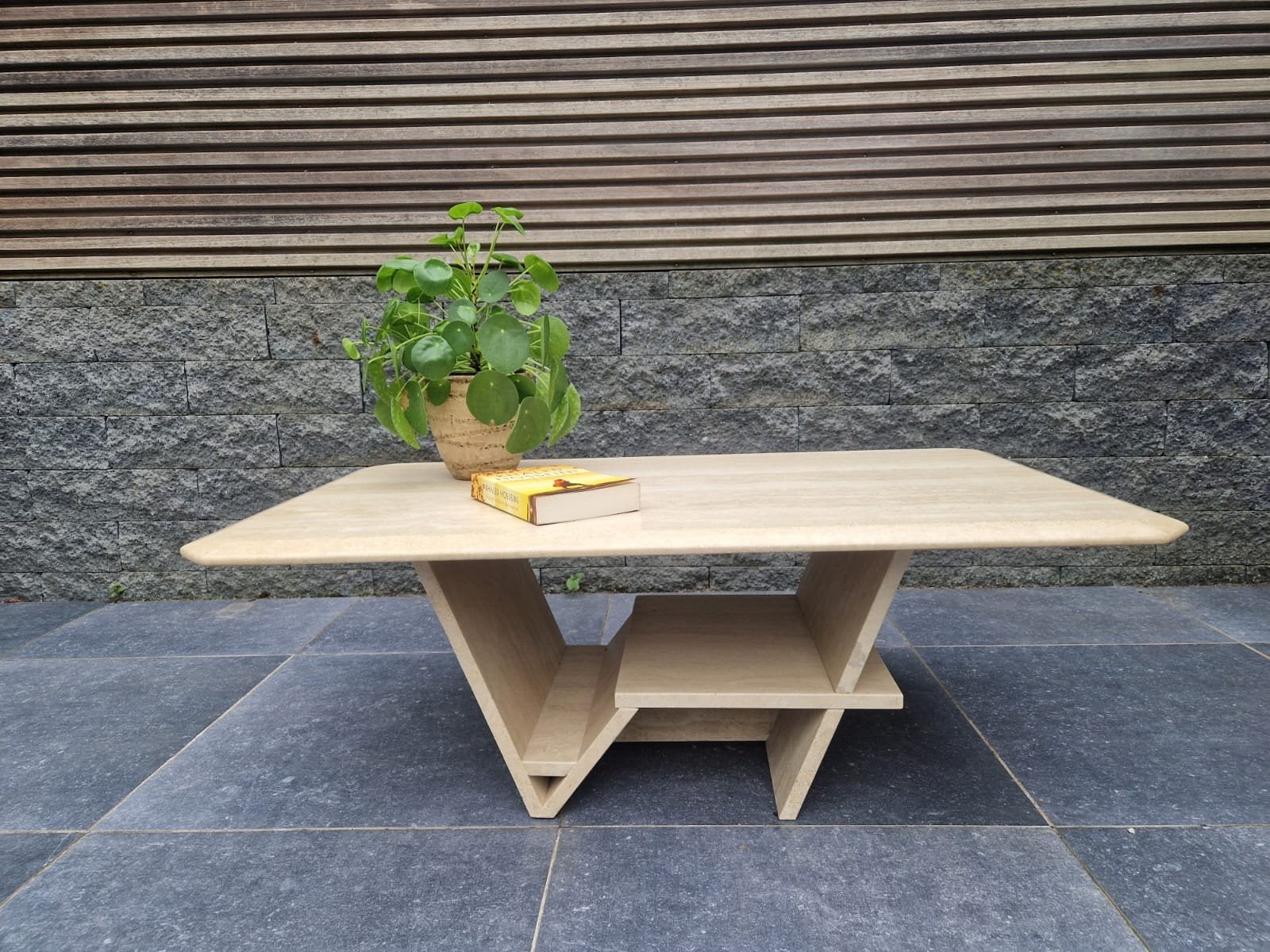 Belle table basse en travertin - Italie 1960, Maison & Meubles, 100 à 150 cm, Enlèvement ou Envoi, Comme neuf, 50 à 100 cm