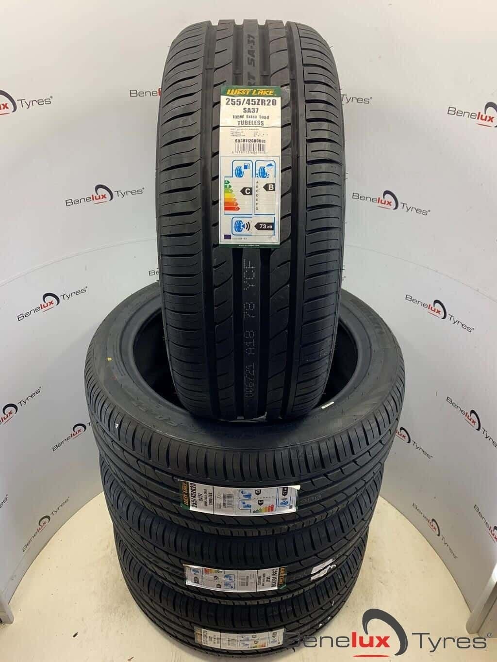 NIEUW 255/45ZR20 255/45R20 255/45 R20 ZR20 255/45/20 2554520, Auto-onderdelen, Banden en Velgen, Ophalen, 255 mm, -, -