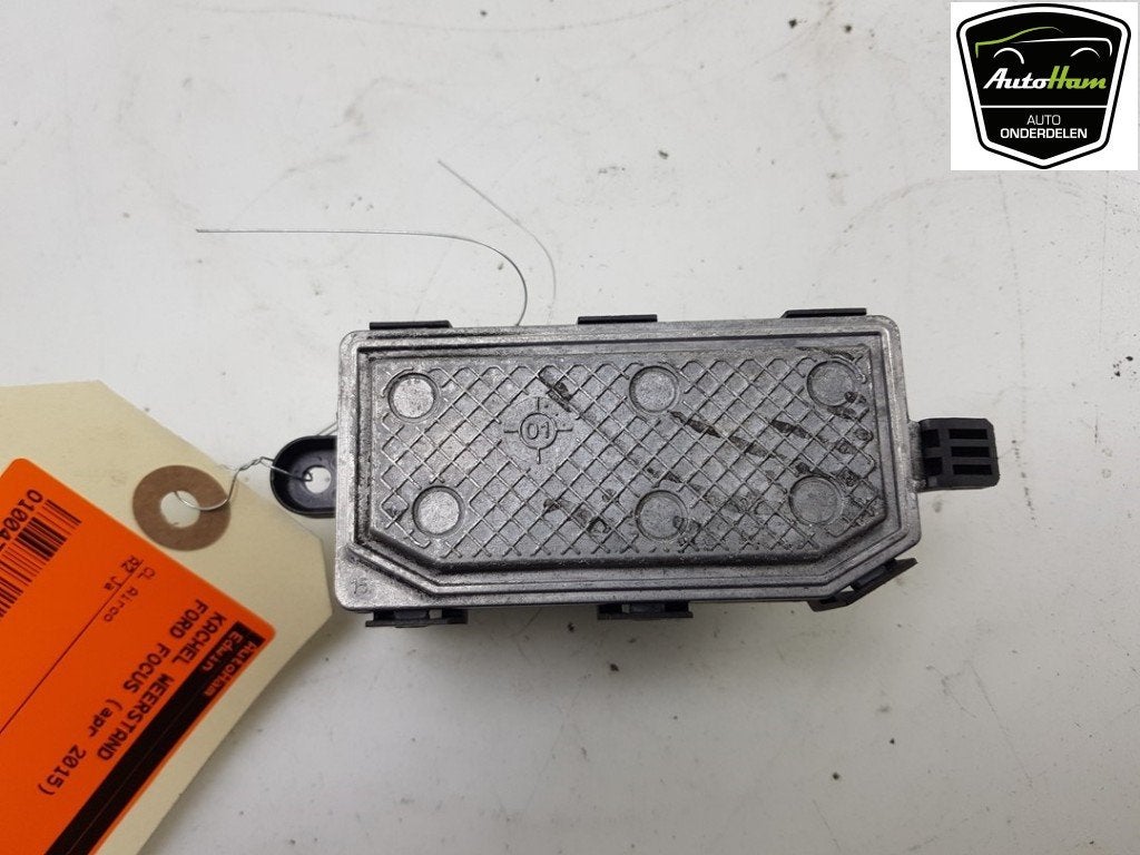 KACHELWEERSTAND Ford Focus 3 Wagon (|AV6N19E624AB|1888653|), Gebruikt, Ford
