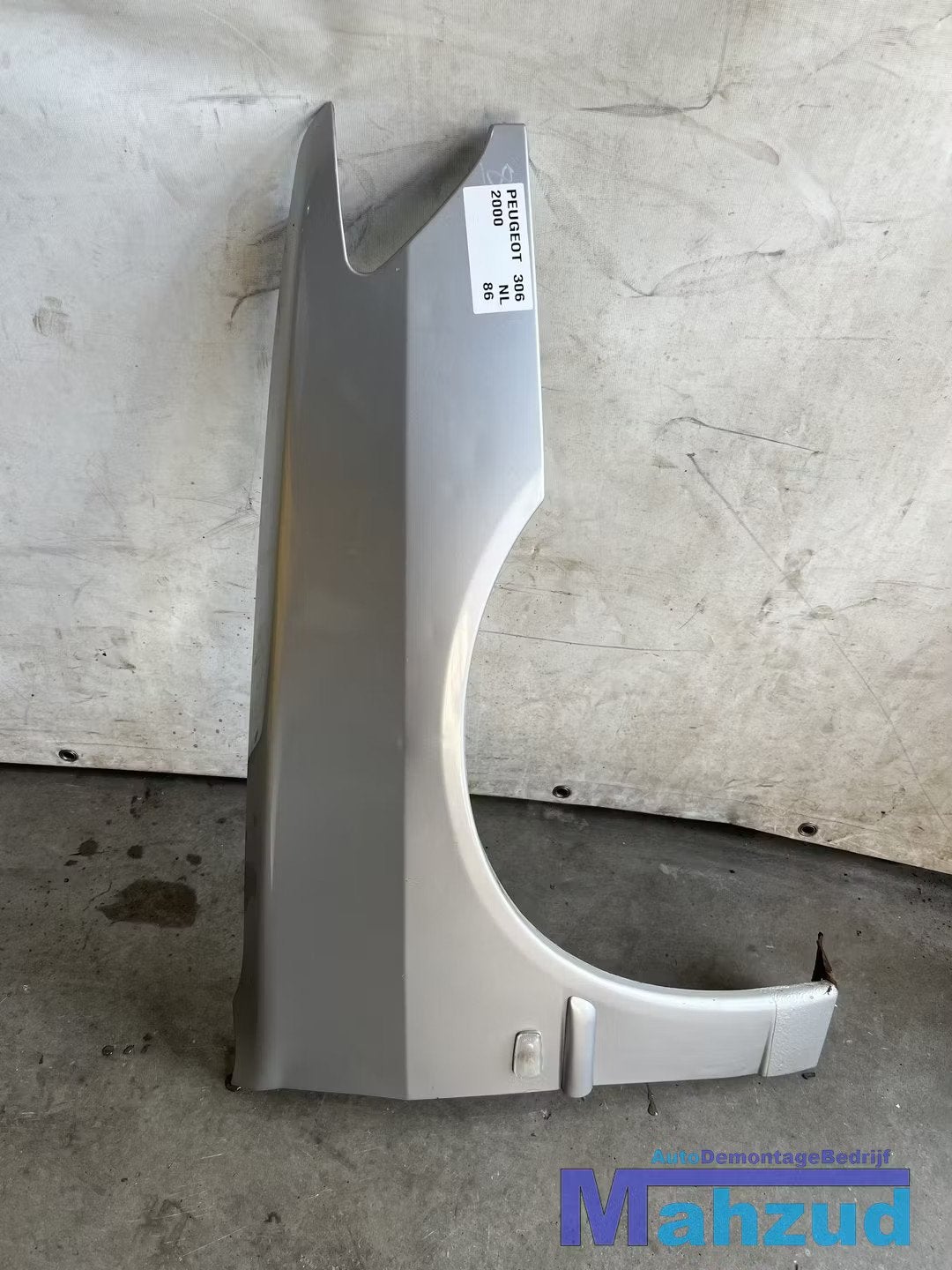 PEUGEOT 306 BREAK grijs zilver rechts voorscherm 1994-2002, Taurusavenue 1
2132 LS  Hoofddorp, NL, Contact.group@renault.com, Stellantis N.V.