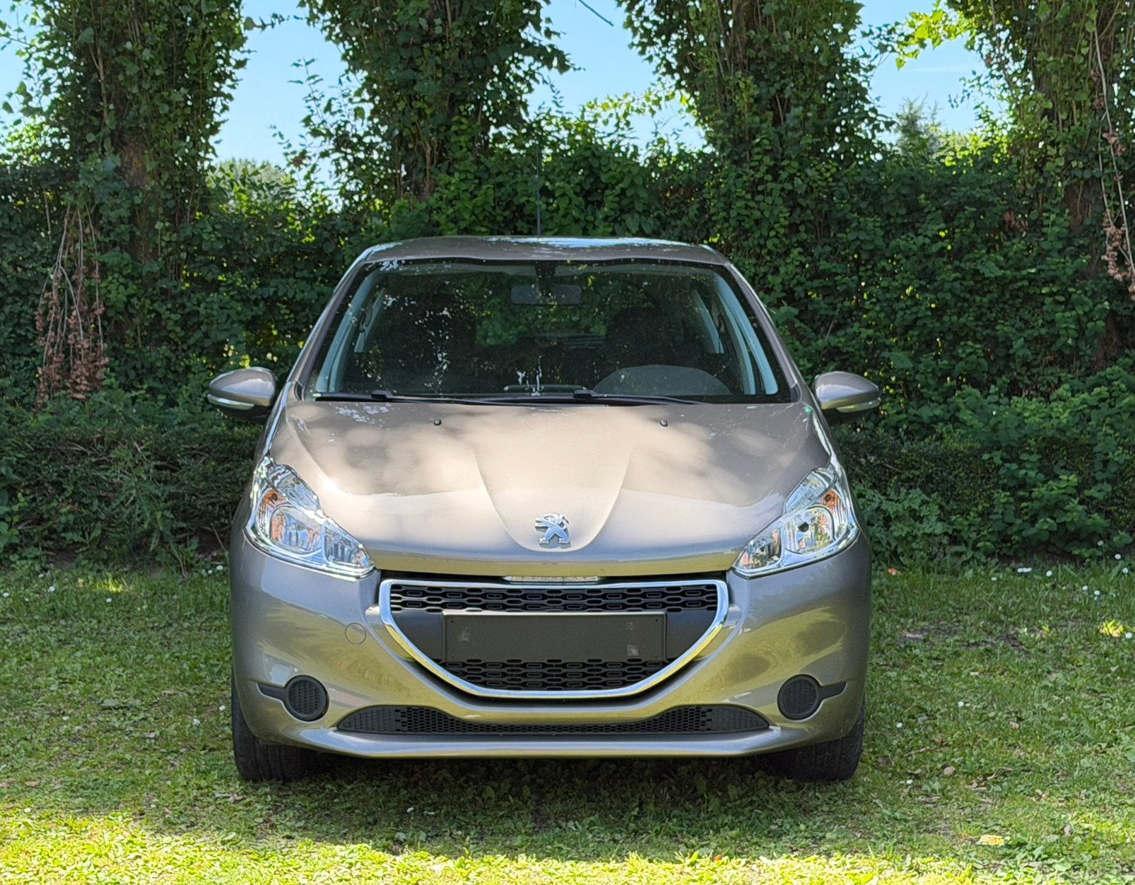 Peugeot 208 * 1.2 * 84640 km * Airco * Benzine *, Voorwielaandrijving, Euro 5, Stof, Zwart