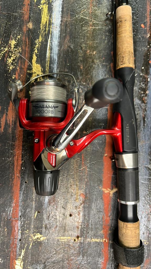 Canne et moulinet Shimano catana, Watersport en Boten, Hengelsport | Roofvissen, Ophalen of Verzenden, Zo goed als nieuw, Molen