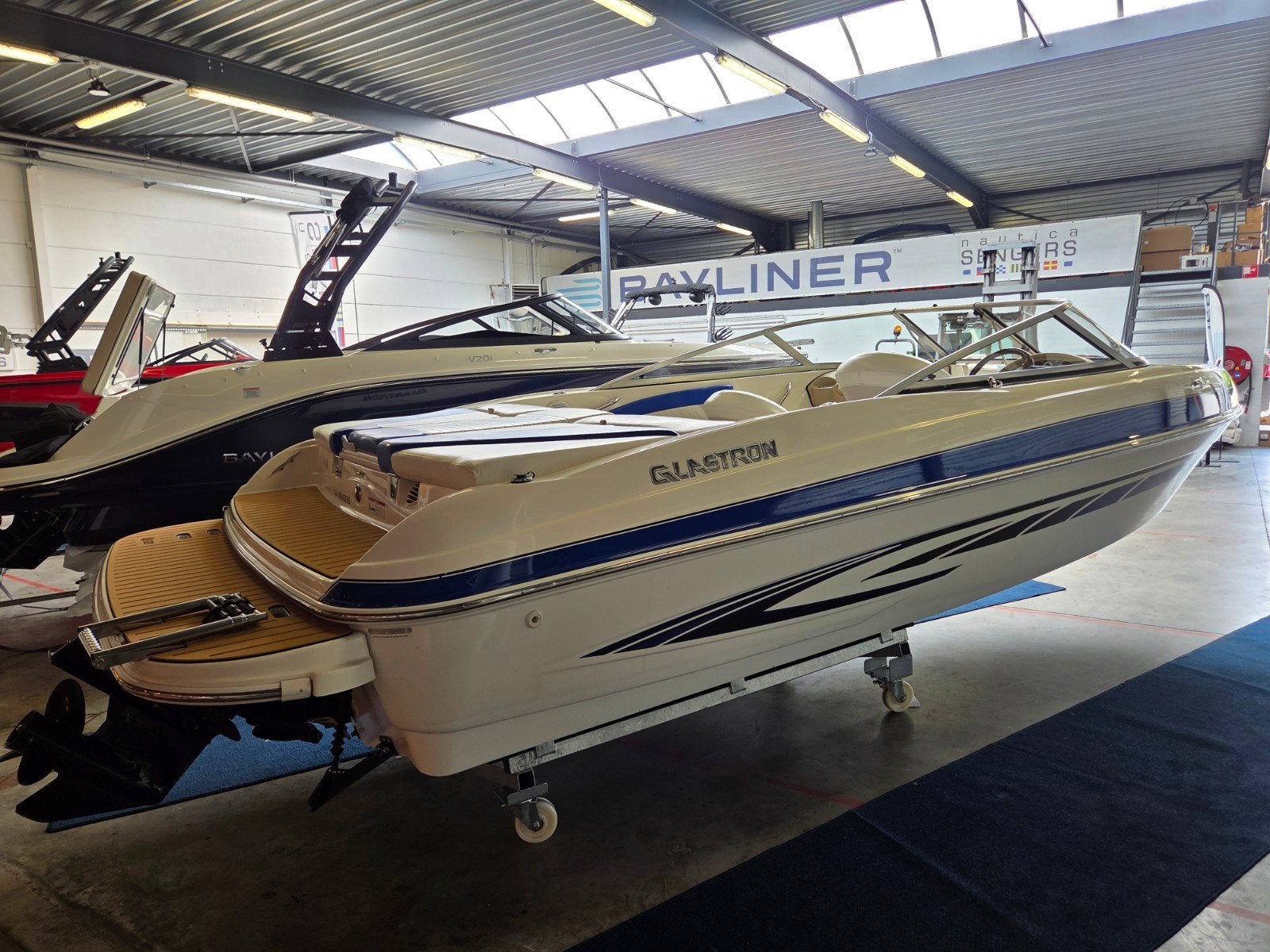 Glastron 205 GT - 4.3mpi - zeer complete boot!, Watersport en Boten, Speedboten, Ophalen