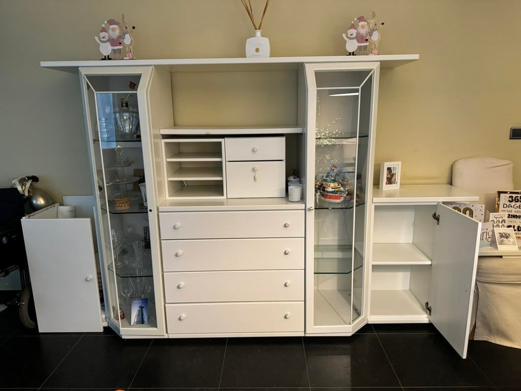Vitrine Hulsta, Enlèvement, Utilisé