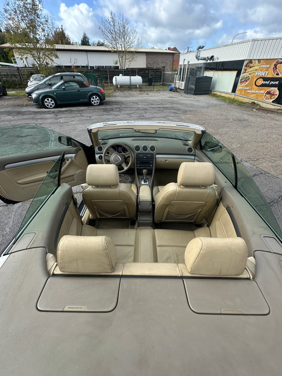 Audi a4 cabrio 2007 1.8t 56 000 km Lire  Bien Automatique, Autos, Cuir, Beige, Cabriolet, A4