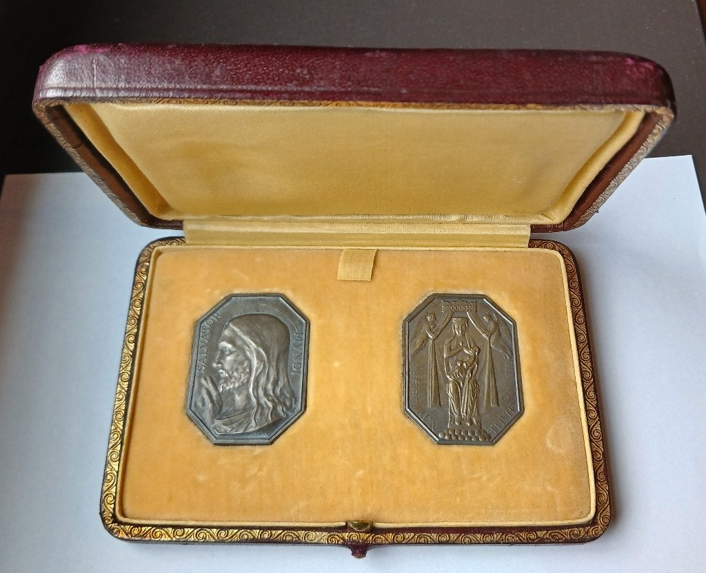 2 religieuze penning bedevaart OLV halle salvator mundi 1920, Postzegels en Munten, Ophalen of Verzenden, Brons