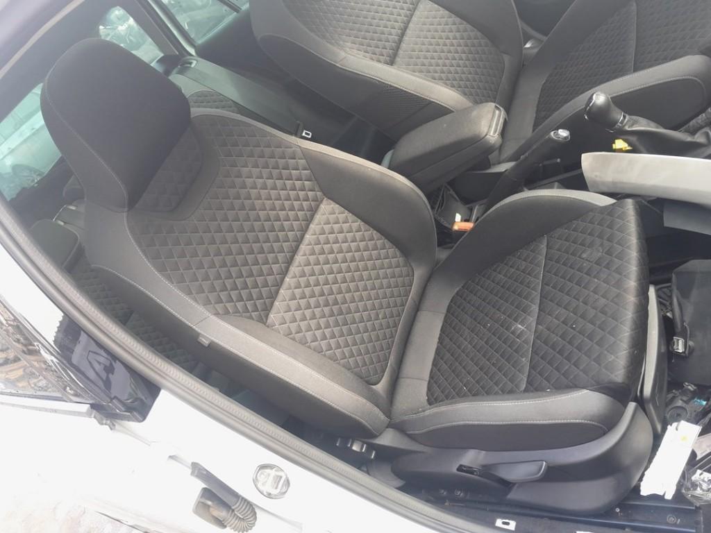 ARMLEUNING Skoda Fabia III Combi (NJ5) (01-2014/12-2022), Auto-onderdelen, Interieur en Bekleding, Gebruikt, Skoda