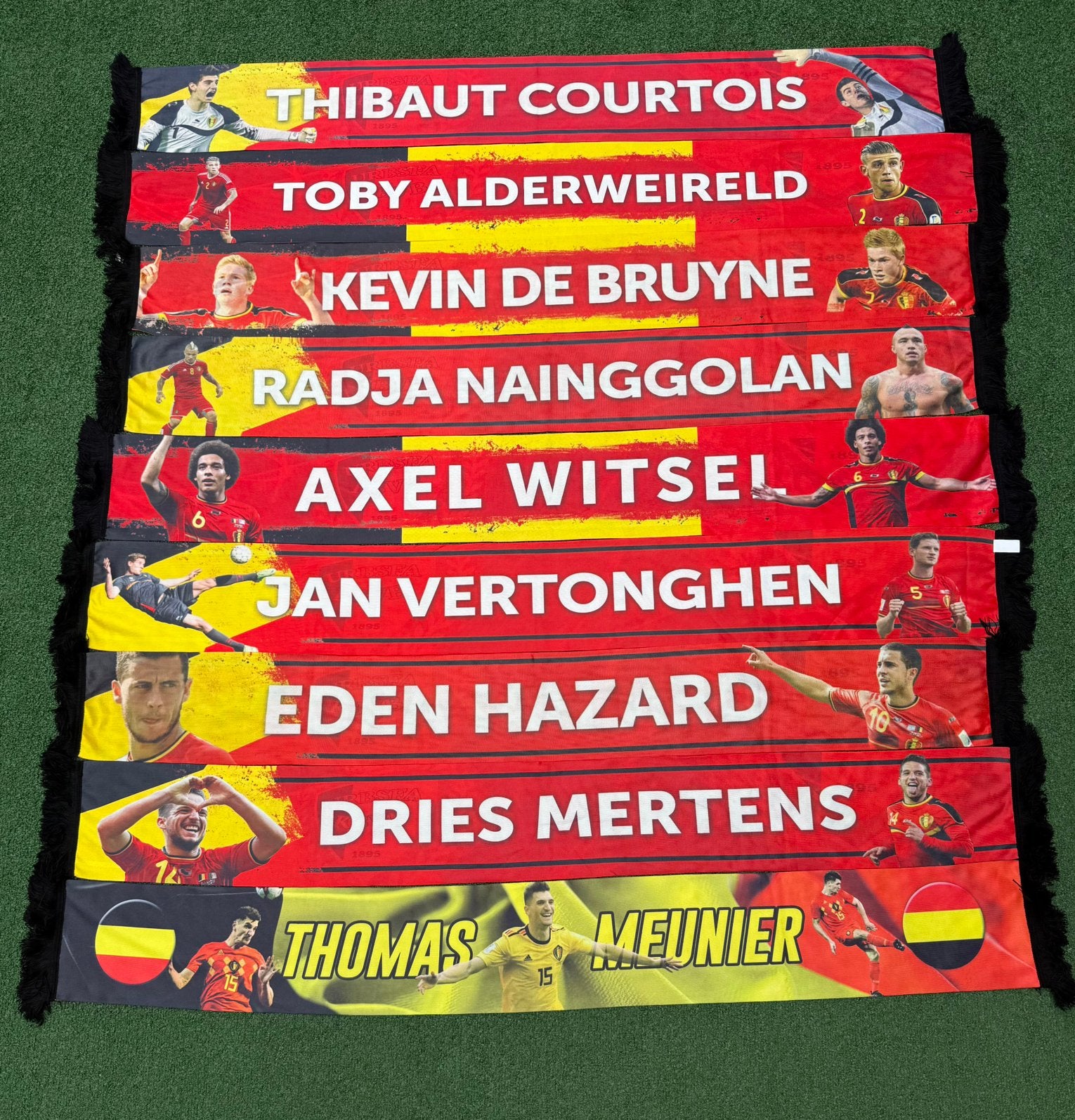 9 sjaals tode duivels spalers, Verzamelen, Sportartikelen en Voetbal, Ophalen of Verzenden, Zo goed als nieuw, Vaantje of Sjaal