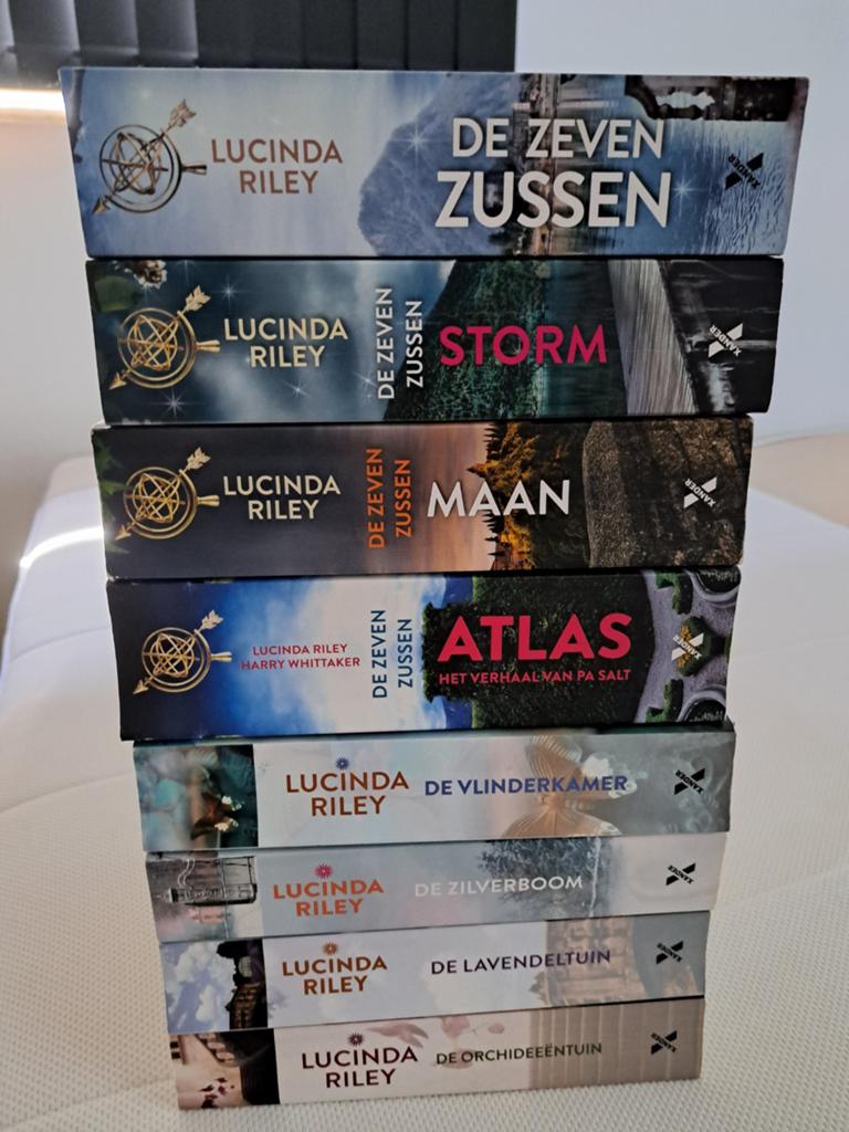 Lucinda Riley 8 boeken 4 van de 7 zussen en 4 andere, Boeken, Ophalen