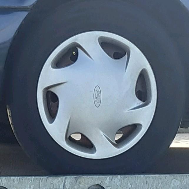 4 wieldoppen Ford SCORPIO II Turnier, Enlèvement