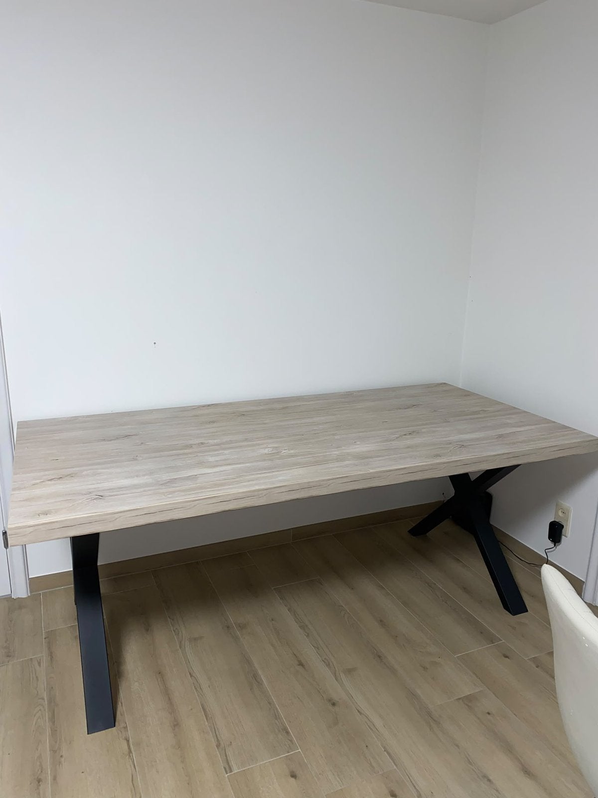 Grote eettafel houtlook – lichte kleur met zwarte poten, Ophalen, Hout, Zo goed als nieuw, Bureau-kast combinatie