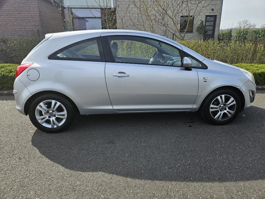 Opel Corsa 1.2i  CT OK + AUTOPAS  VOLLEDIG BOEKJE, Voorwielaandrijving, Stof, 63 kW, Bedrijf