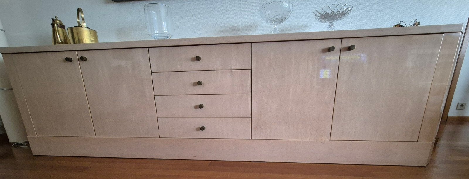Grote stevige dressoirkast., Ophalen