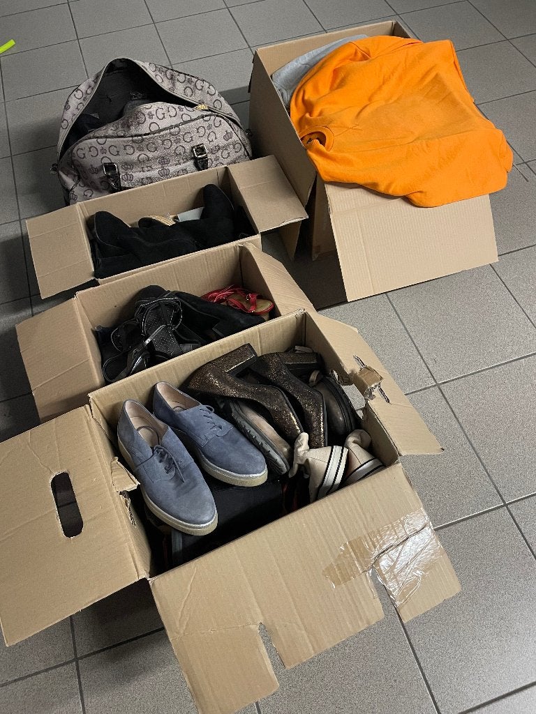 Lot schoenen en kleding, Kleding | Dames, Overige kleuren, Overige typen, Zo goed als nieuw, Ophalen