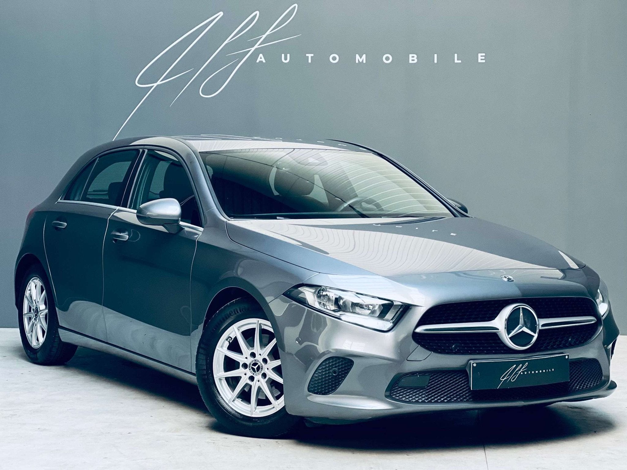 Mercedes-Benz A-Klasse 180 i *CLIMATISATION*CARPLAY*CARNET C, Auto's, Gebruikt, 4 cilinders, Lichtsensor, 136 pk