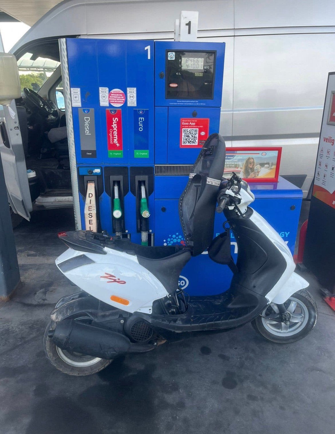 Piaggio zip a klasse 125cc, Ophalen