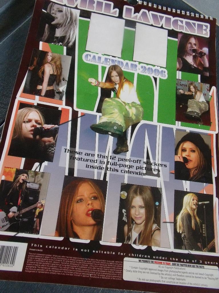 ancien calendrier Avril LAVIGNE  2006, Enlèvement